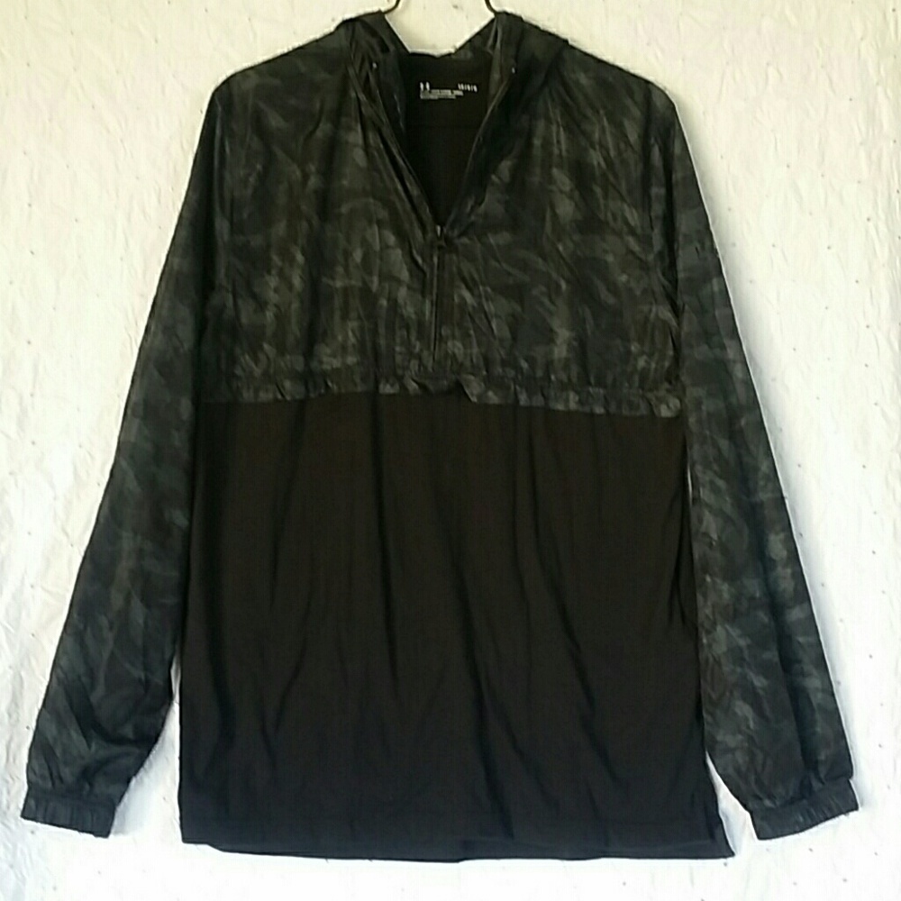 Under armour lightweight black/gray camo    runnig hoodie L